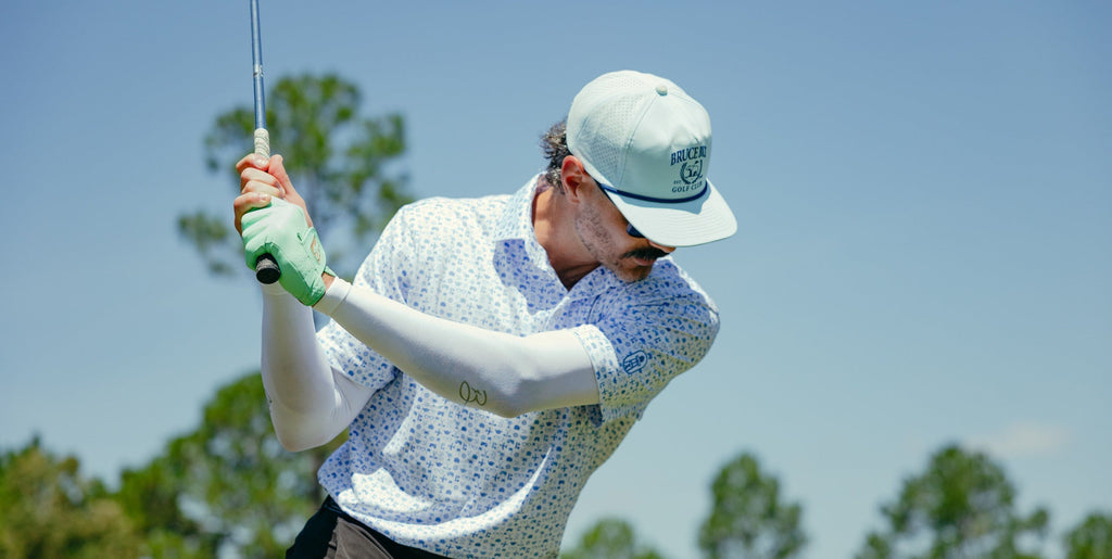 Golf swing with Bruce Bolt Gloves